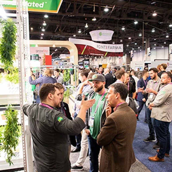 Cultivation Experts Showing Off Pipp Grow System at MJBizCon